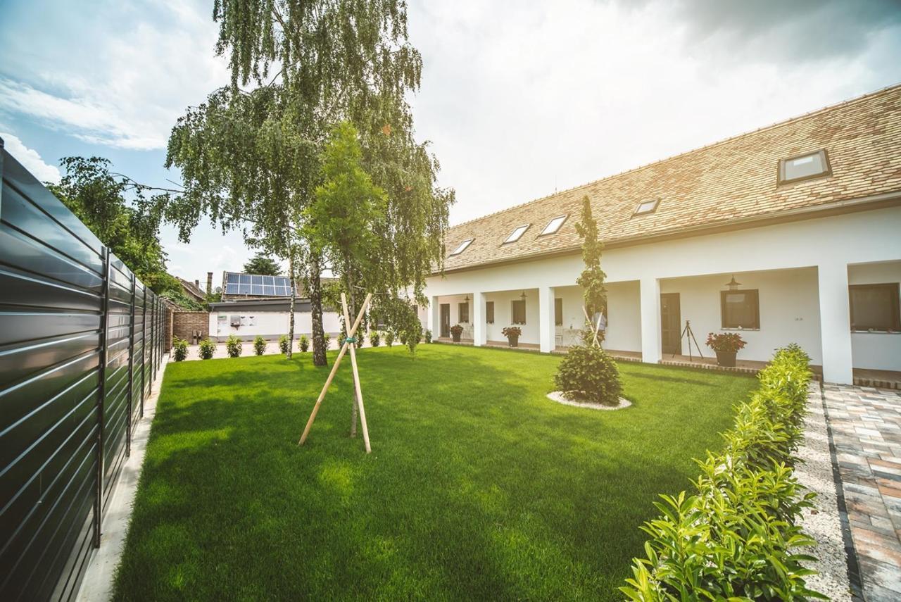 Bed and Breakfast Palkonyha Panzió Speiz Palkonya Exterior foto